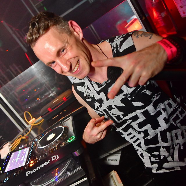 Gays and Friends mit Chris Rodrigues